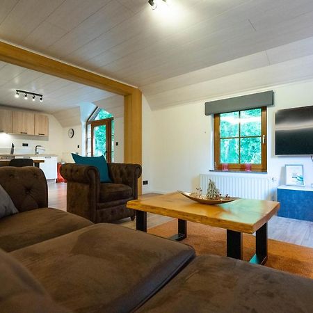 Bills Lodge, Le Plaisir De La Riviere A 2 Minutes Du Centre! 라로셰안알데네 외부 사진